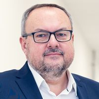 portrait of the man with glasses and beard